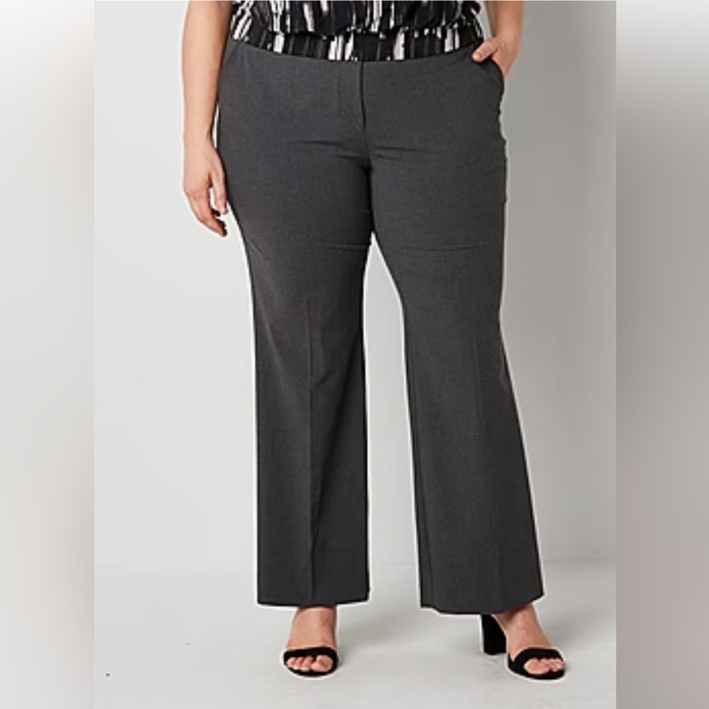 NEW Worthington Modern Fit Relaxed Fit BLACK Trousers Size 18 Short